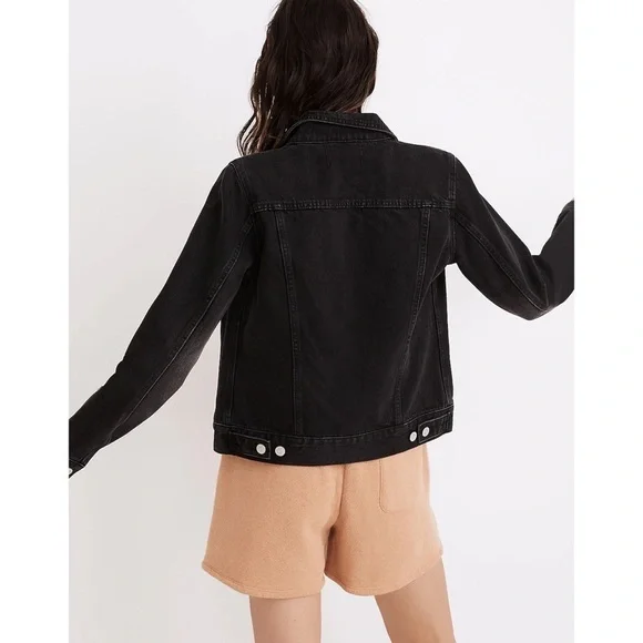 Madewell The Jean Jacket in Lunar Wash - Picture 4 of 7